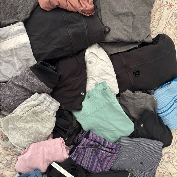 LULULEMON MYSTERY BOX - Picture 10 of 11